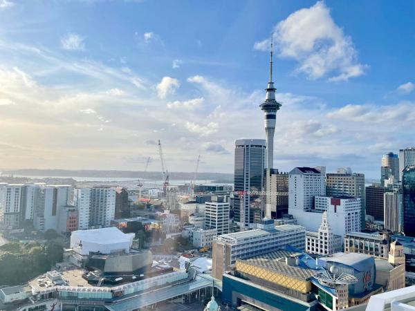 Stunning 3 Bedroom Penthouse Apt in Auckland CBD, Забронировать  Окленд 