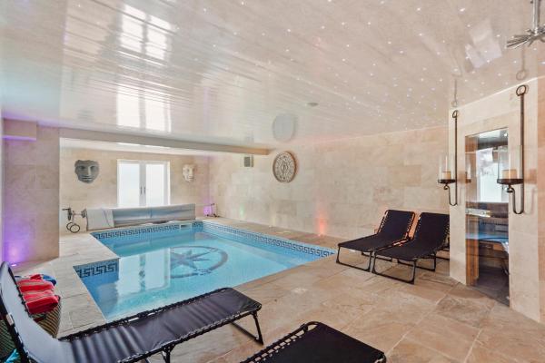 Lux Filey Villa - Indoor Heated Pool - Sauna, Забронировать  Отели Йоркширских вересковых поля с бассейном, Бассейн