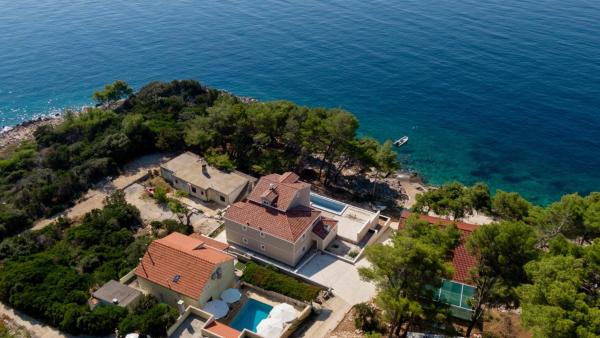 House Bolero with pool by Villas Guide, Забронировать  Blato Остров Мльет