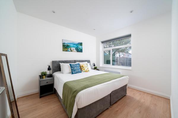 Cozy Apartments with Parking & Wifi near Tottenham Hotspur Stadium, Tube Station with Direct Tube Services To London Heathrow Airports, Забронировать Апартаменты/квартира Лондон Большой Лондон