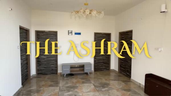 Kinara by The Ashram, Забронировать  Отели Бир с парковкой, Парковка