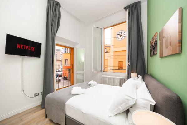 Tiro Suites in the center of Bologna, Забронировать  Отели Болоньи с парковкой, Парковка