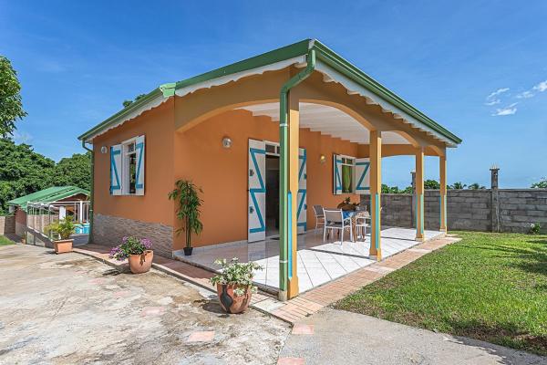 Gîte Dalina Sainte-Rose, Забронировать  Отели в центре Сент-Роз, в центре