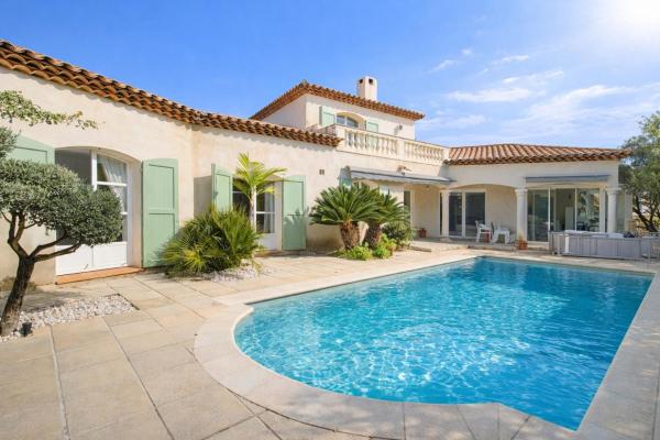 Villa Flora -150m2, Swimming Pool, Sea on Foot, Air Conditioning, Забронировать  Каркеран Var coast, рядом с Peno Beach