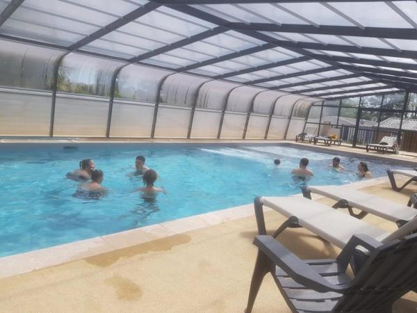 Camping 3 étoiles - Piscine - ccbfeif, Забронировать  Отели Baye с парковкой, Парковка