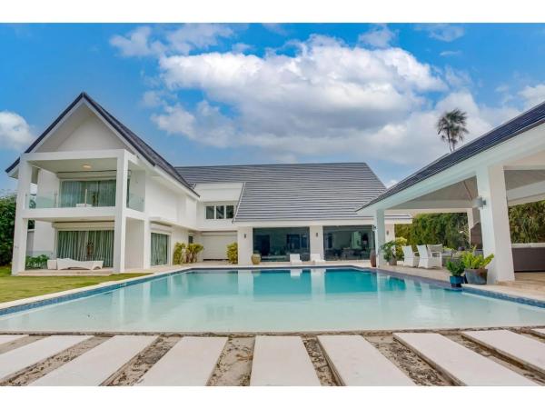 Spectacular Villa in PUNTA CANA, Забронировать  Отели Пунта-Кана с парковкой, Парковка