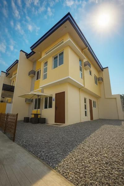 Coliving House near Davao Airport-Sta Lucia Mall-LPU with 100Mbps, Netflix & Pool, Забронировать  Давао Регион Давао