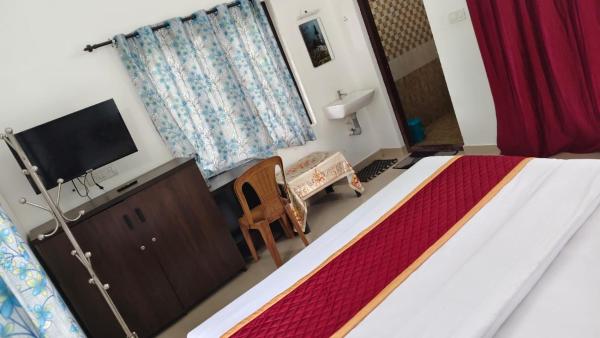 Trinity Homestay Munnar, Забронировать  Отели штата Кералы с парковкой, Парковка