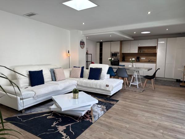 Villa bord de mer, Забронировать  Отели Аквитаний с парковкой, Парковка