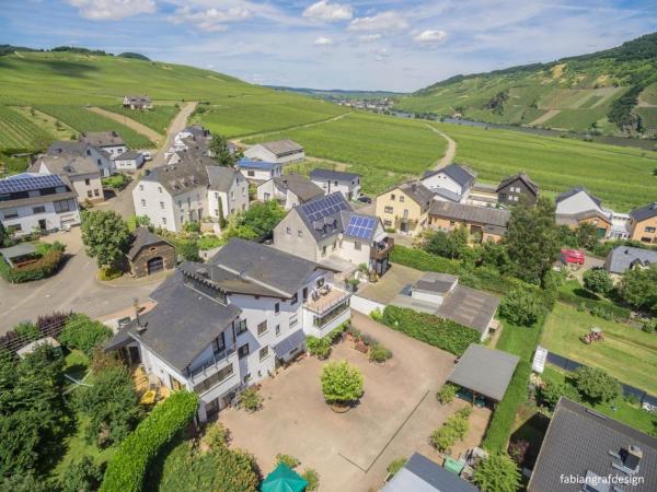 Weingut-Destillerie Herbert Zisch, Забронировать  Минхайм Мозель - Германия