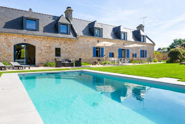 Villa de charme avec piscine chauffée - Sainte-Marine - Village et plages à pied, Забронировать  Отели Комбри с бассейном, Бассейн