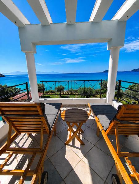 Azzuro View Villa beach front villa in Paleo Tsifliki, Забронировать  Палеон-Цифликион Македония