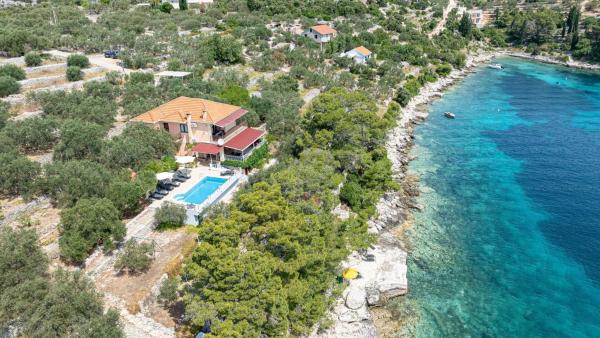 Seafront Villa Goga by Villas Guide, 预订  韦拉卢卡 科尔丘拉