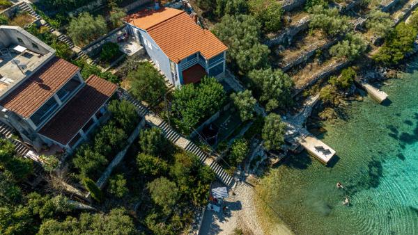Villa Naty with Whirlpool by Villas Guide, 预订  韦拉卢卡 科尔丘拉