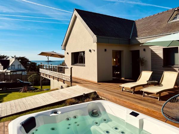 Villa-Cabane Chic Vue Mer, Spa et Plage à pied, Забронировать  СПА-отели Фреэль, SPA-услуги