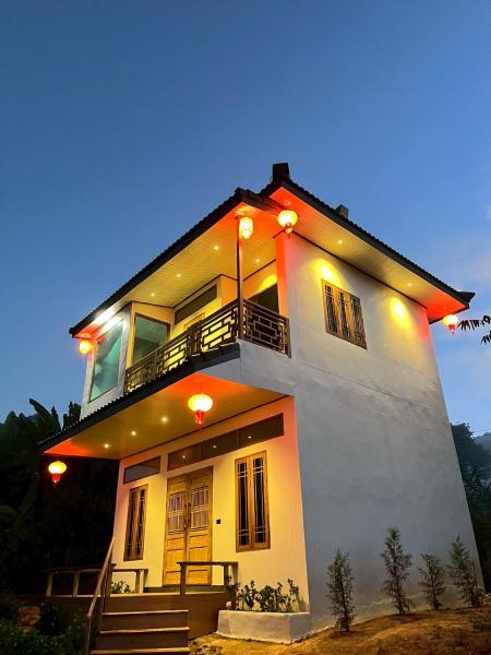 Hongfu Rakthai 宏福, Забронировать  Отели Мэхонгсон 4 звезды, 4*