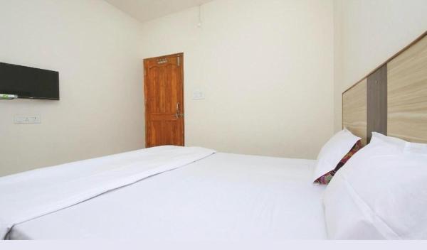 Hotel Gurukripa Guest House, Забронировать  Отели штата Мадхья-Прадеш с парковкой, Парковка