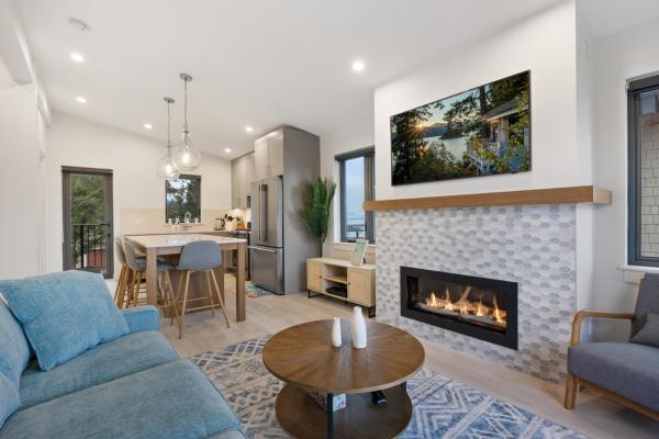 Saratoga Beach Villa 4, Забронировать  Отели Острова Ванкувера с парковкой, Парковка