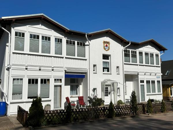 Haus Misdroy, Забронировать  Отели Банзин с парковкой, Парковка
