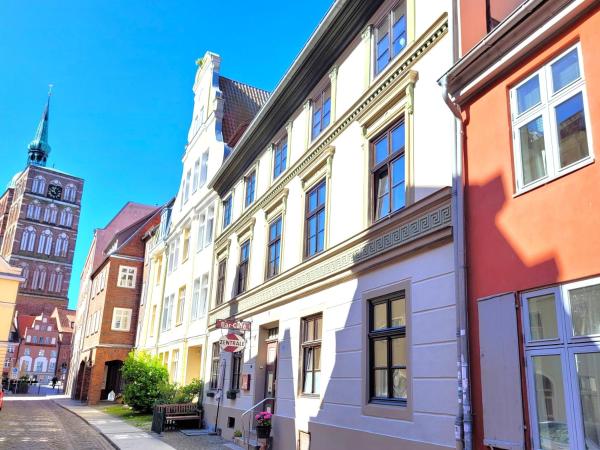 Altstadthaus Stralsund Külpstraße 11, Забронировать  Штральзунд Мекленбург-Померания, рядом с Старая ратуша Штральзунда