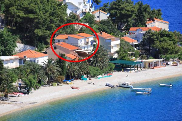 Apartments by the sea Stanici, Omis - 1032, Забронировать Апартаменты/квартира Омиш Окрестности Сплита, рядом с Пляж Мала Лука