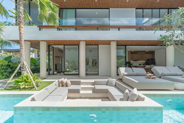 Brand New Villa Crystal Luxury 4BR - Private Pool and Rooftop in Berawa, Canggu, Забронировать  Отели Бадунг с бассейном, Бассейн