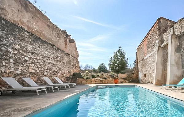 Maison Piscine Proche Mer, Забронировать  Отели Портель-де-Корбьер 3 звезды, 3*