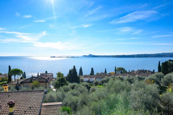 Villa Loredana - proprietà esclusiva con piscina privata e vista panoramica, Забронировать  Гардоне Ривьера озеро Гарда