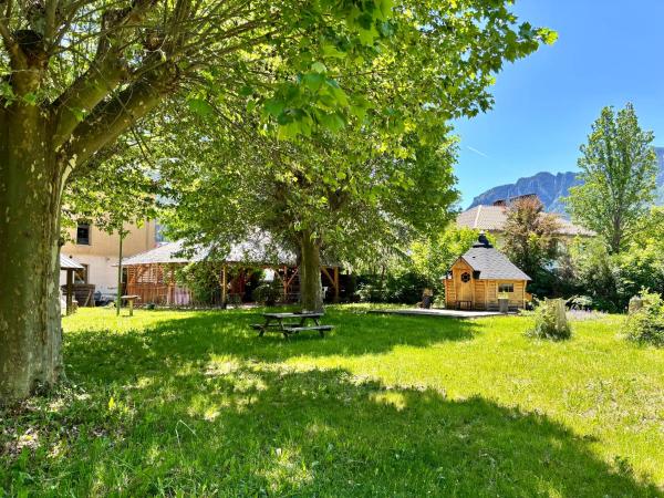Hotel de la gare des Ecrins, Забронировать  Л’Аржантьер-ла-Бессе Ecrins National Park