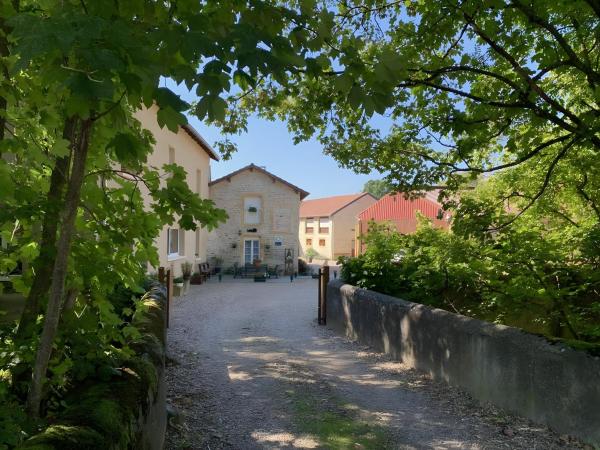 A La Cour Basse, 预订  Peltre Great Eastern Region