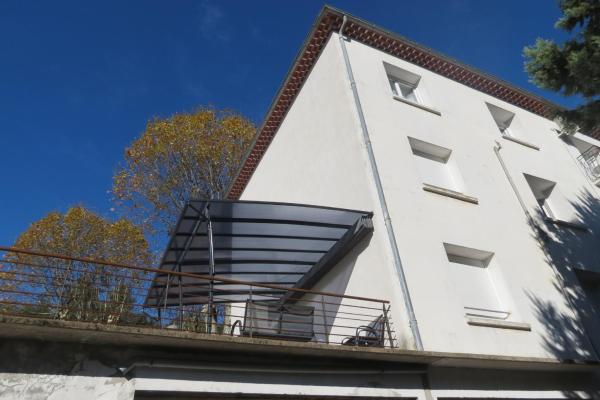 Lot appartement proche cure thermale, Забронировать  Отели Ламалу-ле-Бен с парковкой, Парковка