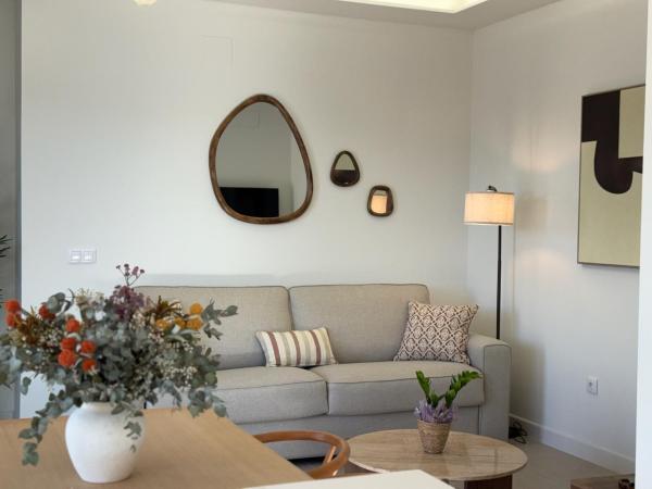 Apartamentos Las Mereras, Забронировать  Отели Фуэнте-Пальмера с парковкой, Парковка