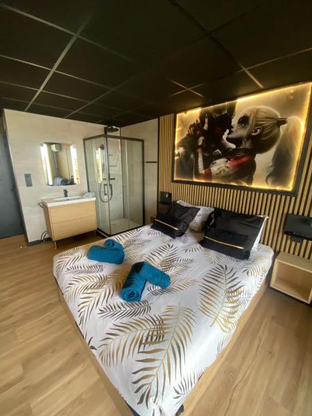 Cap d Agde Village Naturiste Heliopolis AB Vue mer avec Terrasse Clim et Parking, Забронировать  Отели Кап-д'Агд с парковкой, Парковка