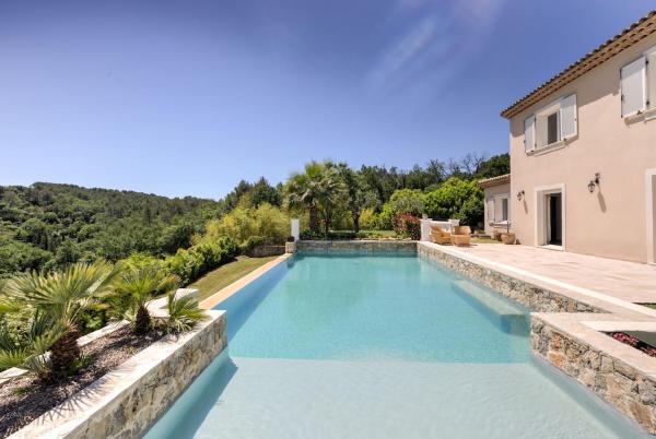 Villa de charme avec piscine, vue nature et salle de sport, Забронировать  Грас Route Napoléon