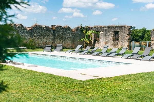 Domaine Canteloup Vignes Et Piscine, Забронировать  Сан-Капре-де-Бордо 