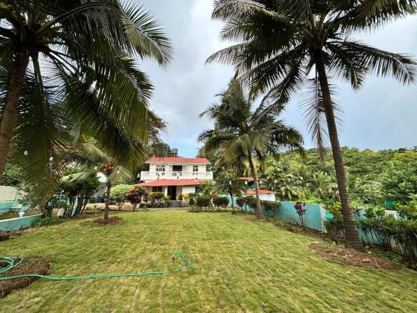 Hilltop Nest Cozy Villa with Hill & Forest Views, Забронировать  Nogorcem Гоа