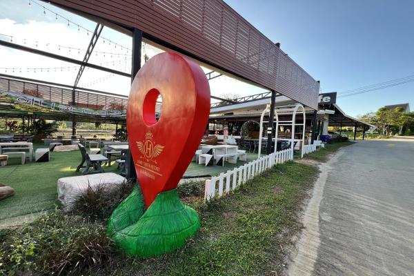 Honey Queen Resort