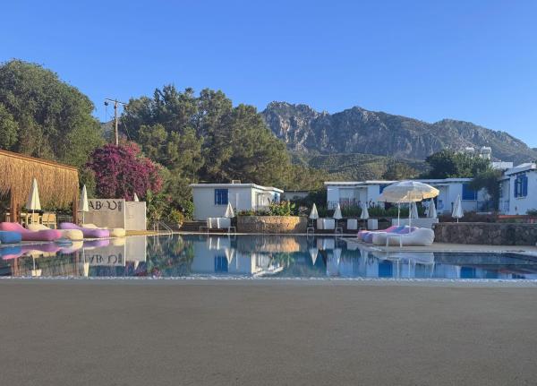 Santoria Village, Забронировать  Отели Кирении 3 звезды, 3*