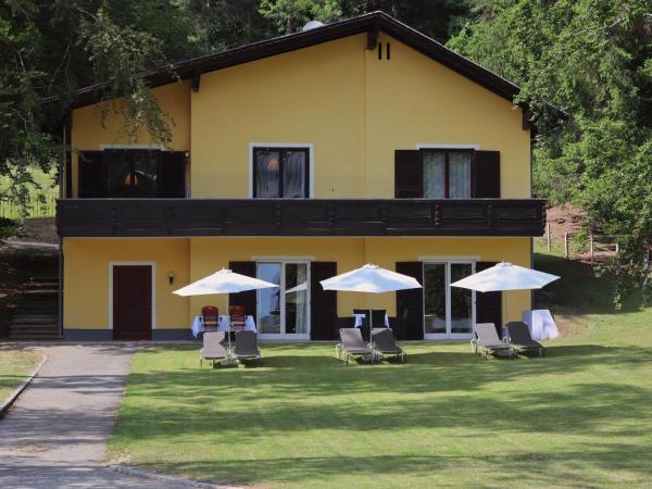 Haus im Park, Забронировать  Отели Фёлькермаркт с бассейном, Бассейн