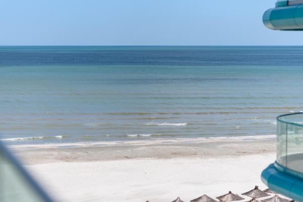 Studio Azzurro Beachfront 2, Забронировать  Отели Мамайя Норда – Нэводари с парковкой, Парковка