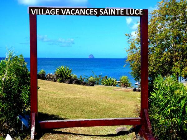 Village vacances Sainte LUCE studio PREMIUM TOBAGO 24, Забронировать  Отели Сент-Люс с парковкой, Парковка