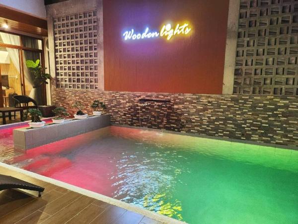 Woodenlights Villas with Private Pool, Забронировать  Отели Бамбан с бассейном, Бассейн