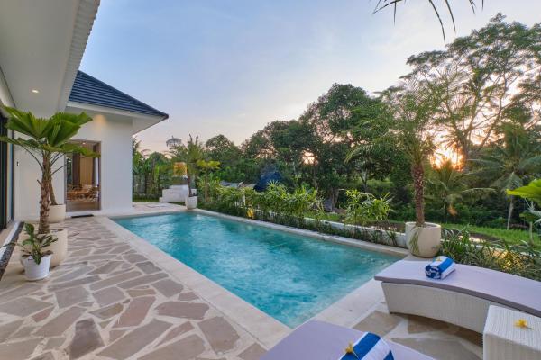 Newly! 2BR Modern Villa Close to Ubud Center, Забронировать  Убуд Гианьяр