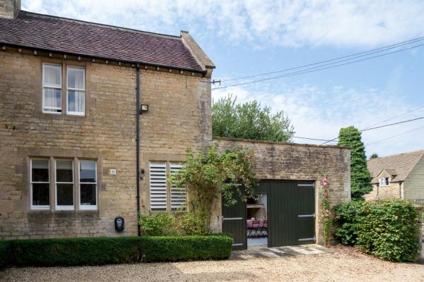 Cotswold Village Farmhouse 3 ensuite bed parking - Pass the Keys, Забронировать  Preston Глостершир