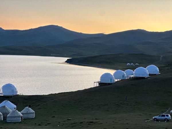 Son-Köl Glamping, Забронировать Кемпинг Отели Song-Kul с парковкой, Парковка
