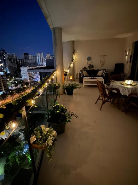 Oasis Cala Alta New Apartment 120qm free parking, pool, 2 bath, 3bdr, Wi-Fi, air-condit