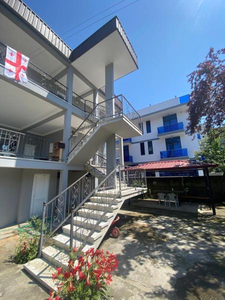 Guesthouse 592a, Забронировать  Отели Аджарии с парковкой, Парковка
