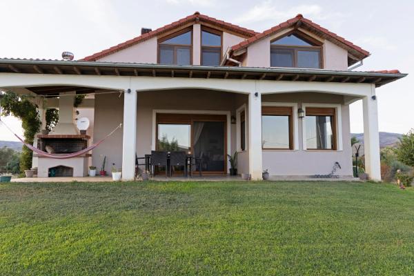 Agnis Villa Dikella,Alexandroupoli, Забронировать  Отели Македонии с парковкой, Парковка