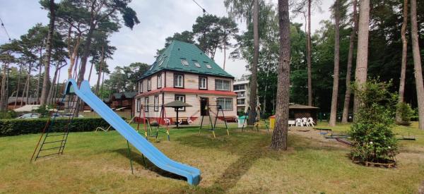 Dom Wczasowy Bałtyk, Забронировать  Отели Западно-Поморского воеводства с парковкой, Парковка