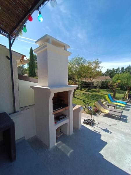 Villa les Doms, Забронировать  Отели Mont Ventoux с парковкой, Парковка